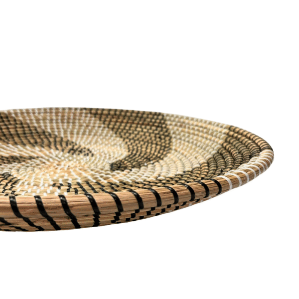 DECO SOUCOUPE EN OSIER BLANC/NOIR DIAM. 55CM – Image 2